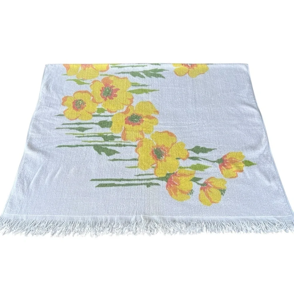 VTG MCM Poppies Fringed Oversized Bath Beach Pool Towel Vera Neumann? 35x58 FLAW